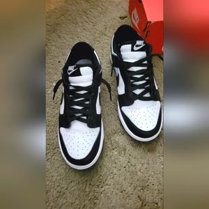 Women Sneakers 6.5 Nike dunk low Panda 🐼